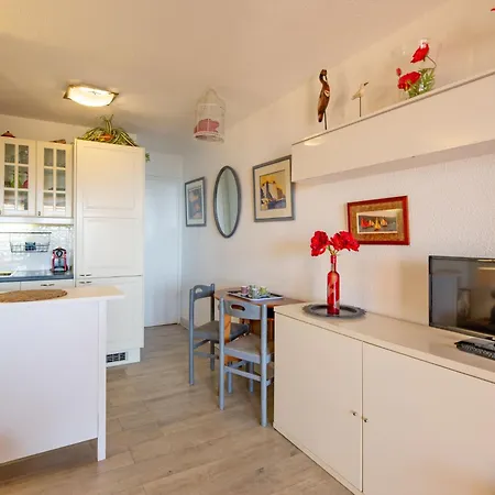 Apartment Les Coteaux De La Nartelle-33 By Interhome *